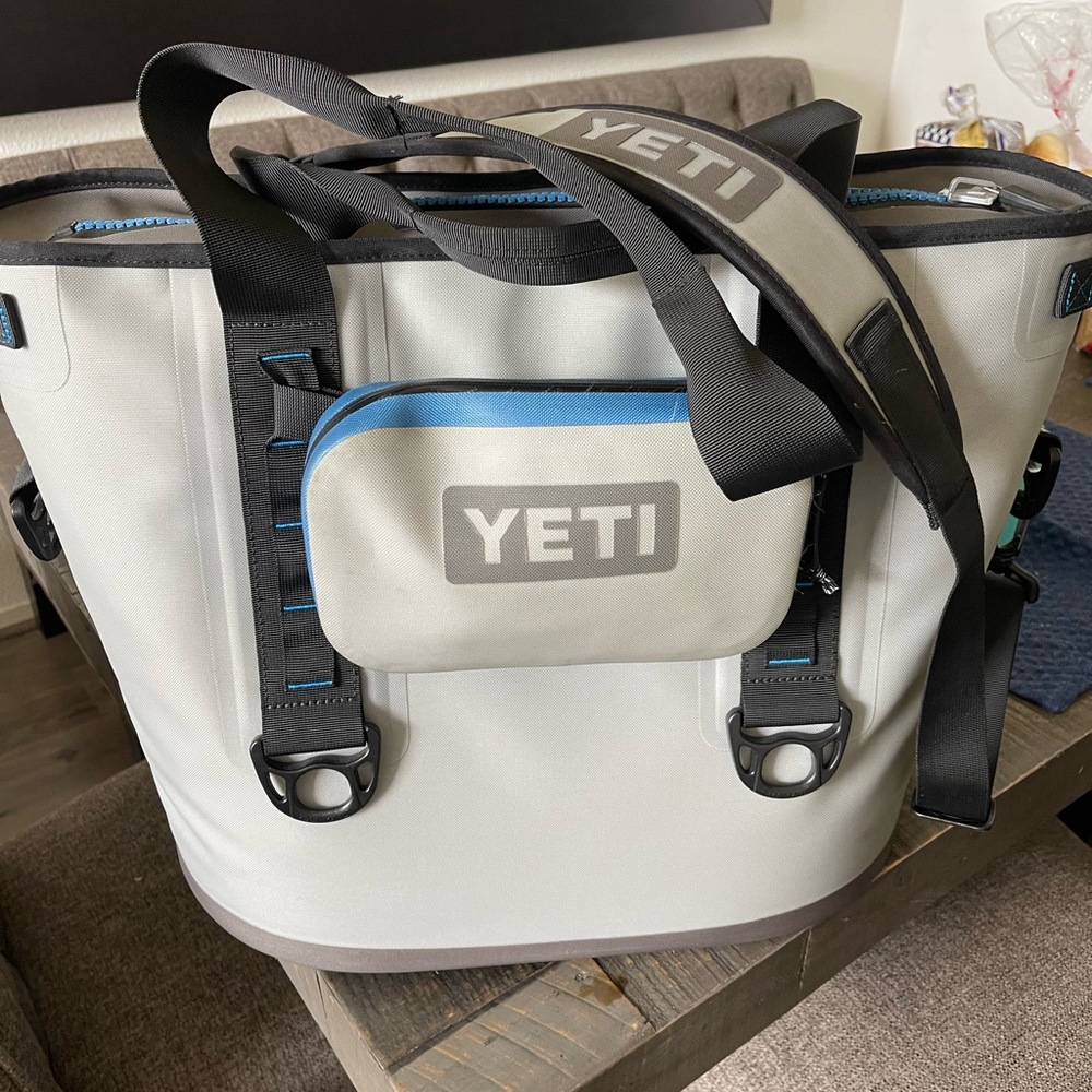 Yeti soft cooler with pouch
